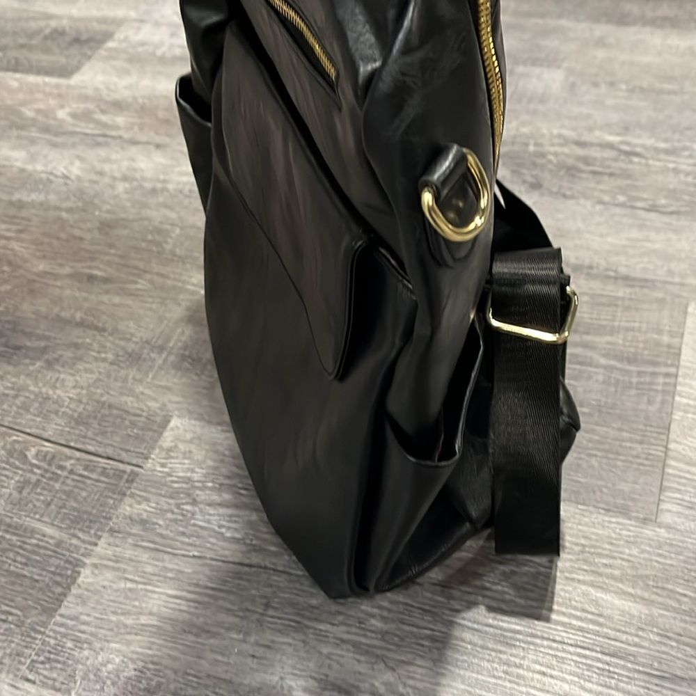 Fashion backpack in black and gold - NEW - Picture 8 of 13